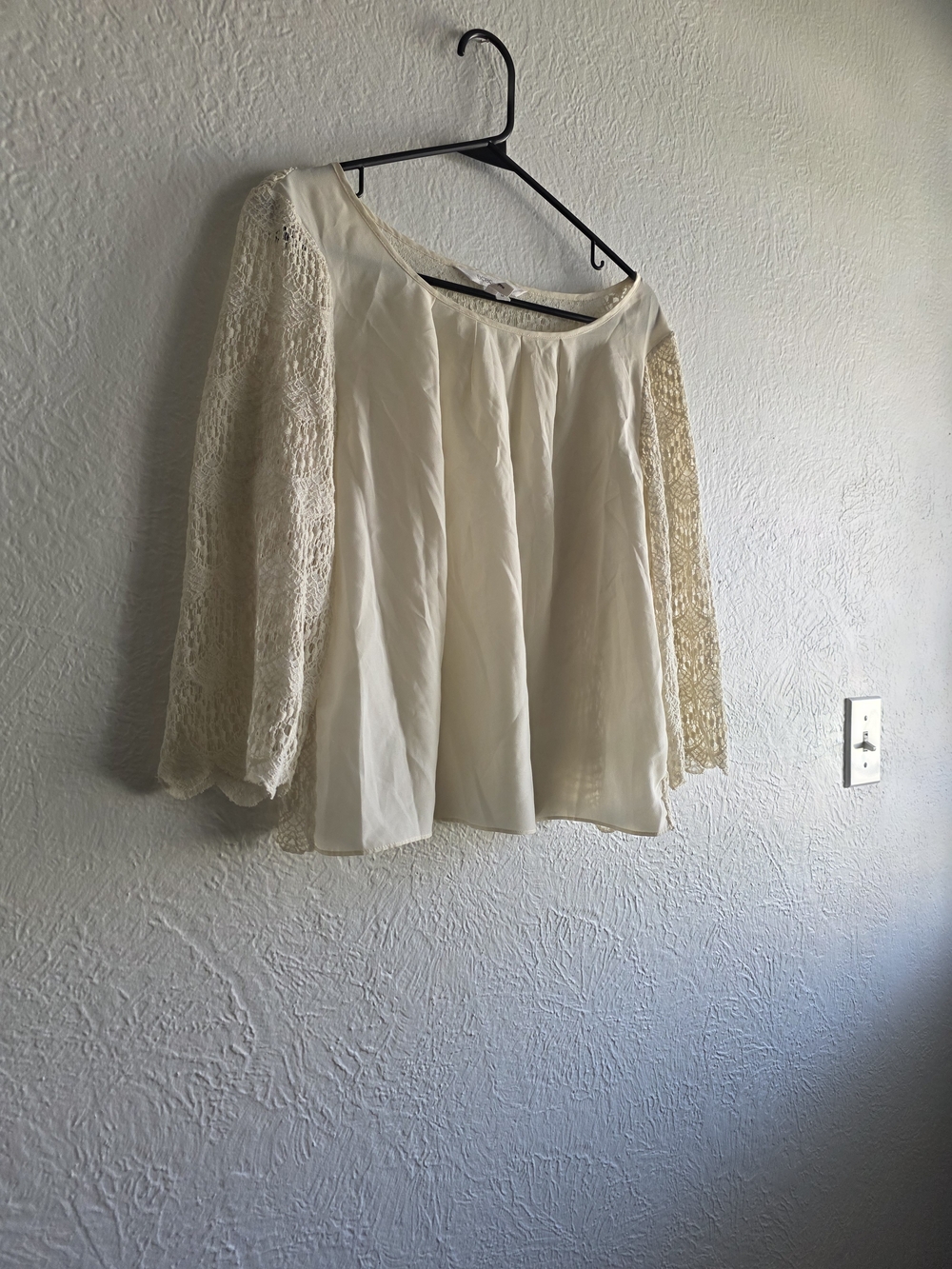 Cottagecore Fairy Vibes BCBGeneration Ivory Crochet Sleeve & Back Blouse - Picture 2 of 11